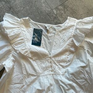 Crown & Ivy Women's White Ruffled Eyelet Blouse